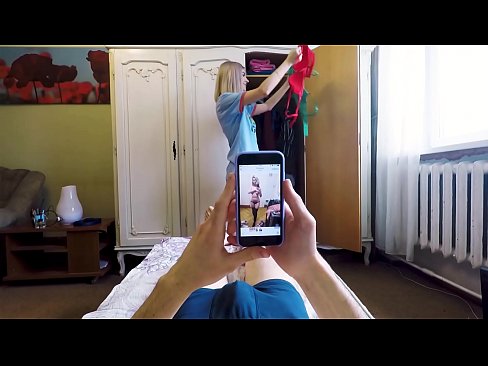 ❤️ O Stepsister fez seu irmão vir logo antes de sua mãe voltar para casa ❤❌ Porno em nós ﹏