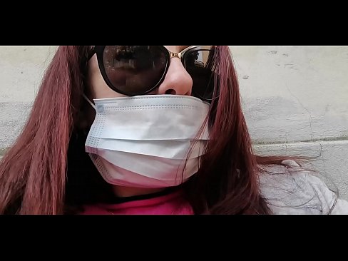 ❤️ Nicoletta se vinga de seu vizinho e faz xixi em sua garagem (Especial Covid19 Quarentena Italiana) ❤❌ Porno em nós ﹏