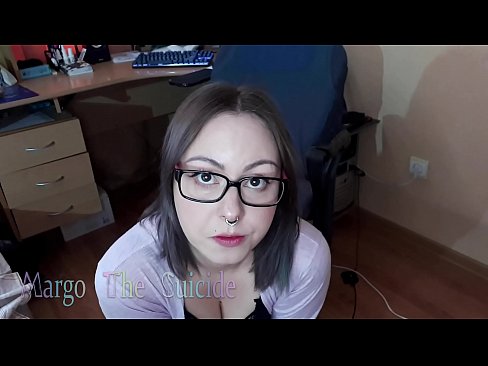 ❤️ Garota Sexy com Dildo de Óculos Chupa Profundamente na Câmera ❤❌ Porno em nós ﹏