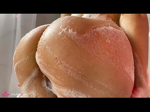 ❤️ Brunette Masturbates Pussy com Vibrador para Orgasmo Intenso no Chuveiro ❤❌ Porno em nós ﹏